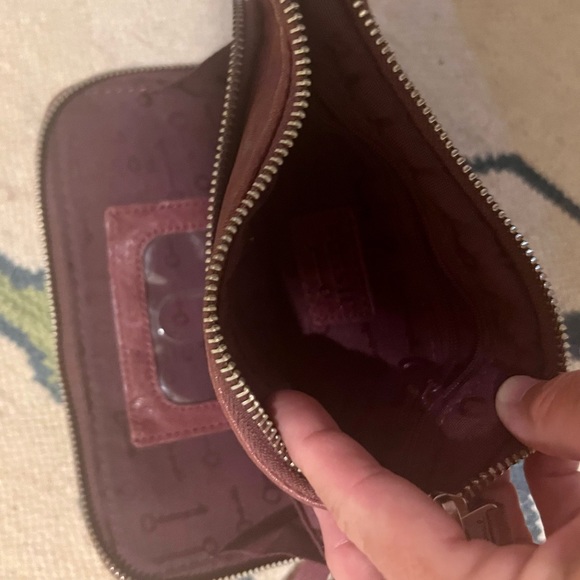 Used. Great condition. Purple fossil crossbody purse - Picture 4 of 4